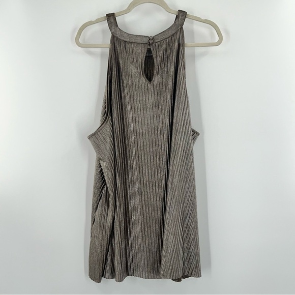 Torrid NWT Pleated Metallic Knit High Neck Tank in Gold size 4X - Picture 4 of 9